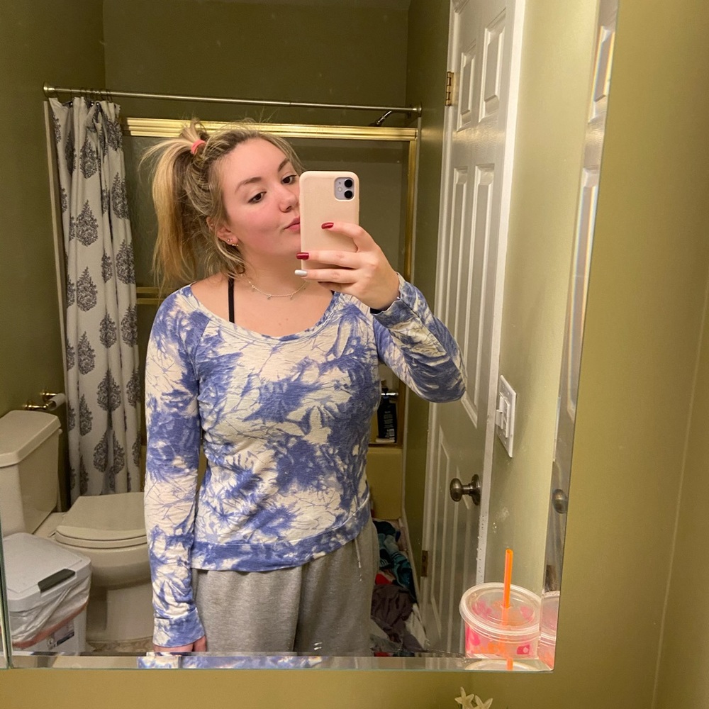 patterned long sleeved top